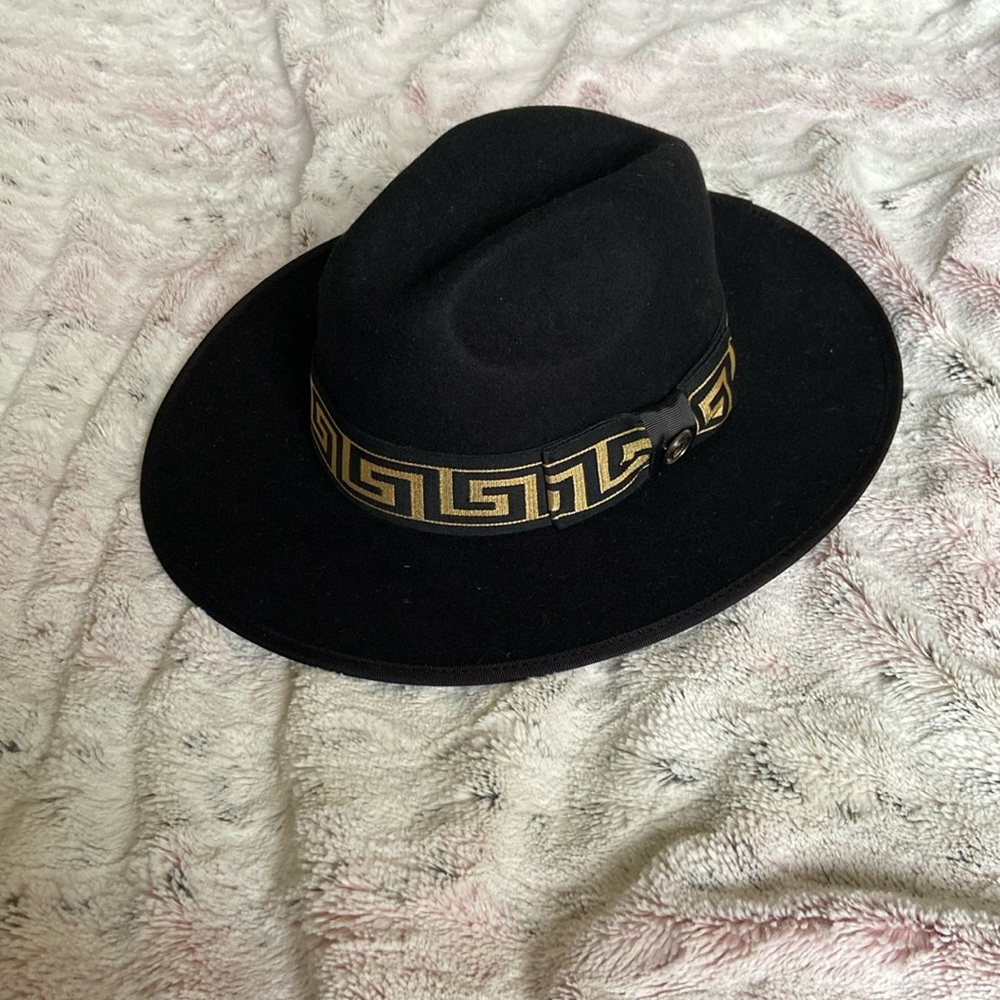 Bruno Capelo wide rimmed hat